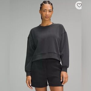 Lululemon Softstreme Perfectly Oversized Cropped Crew. Size 6